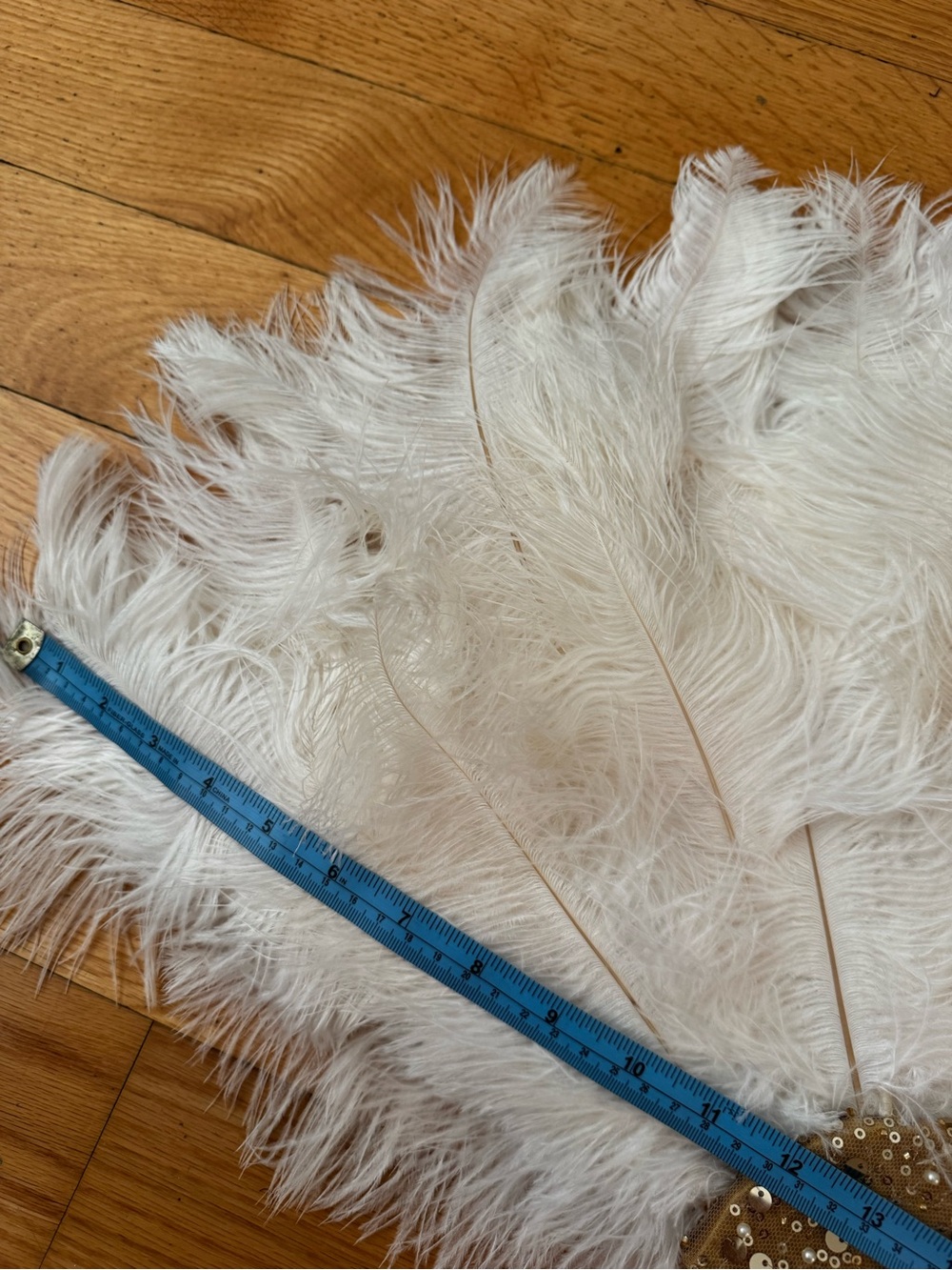White Ostrich Feather Fan with Gold Sequin Handle - Picture 3 of 5